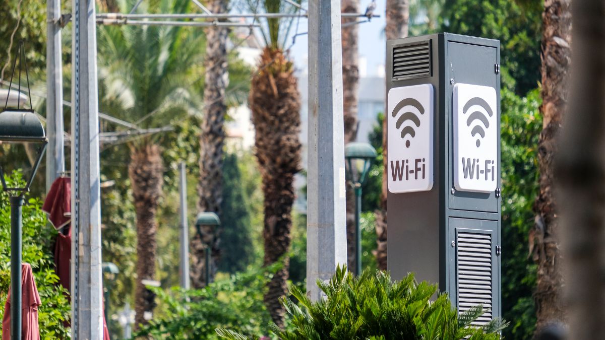 Public Wi-Fi: Convenience or Cyber Risk?